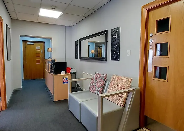 R S Hostels - Leeds